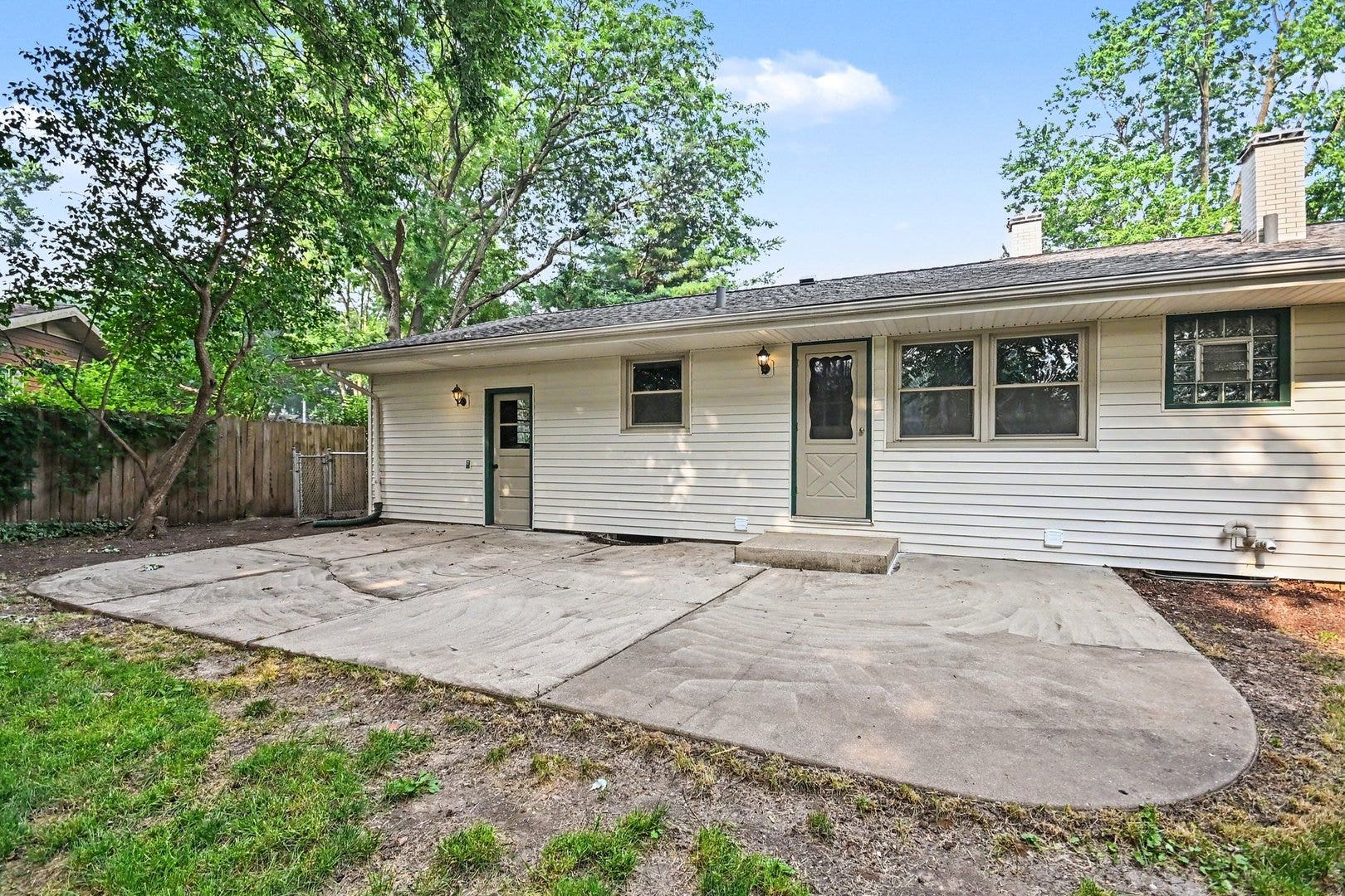 209 Maureen Drive, Elgin, IL 60123 209 Maureen Drive, Elgin, IL 60123