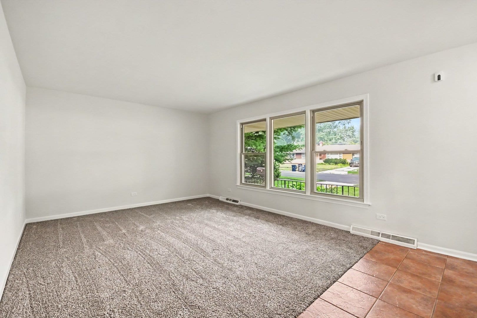 209 Maureen Drive, Elgin, IL 60123 209 Maureen Drive, Elgin, IL 60123
