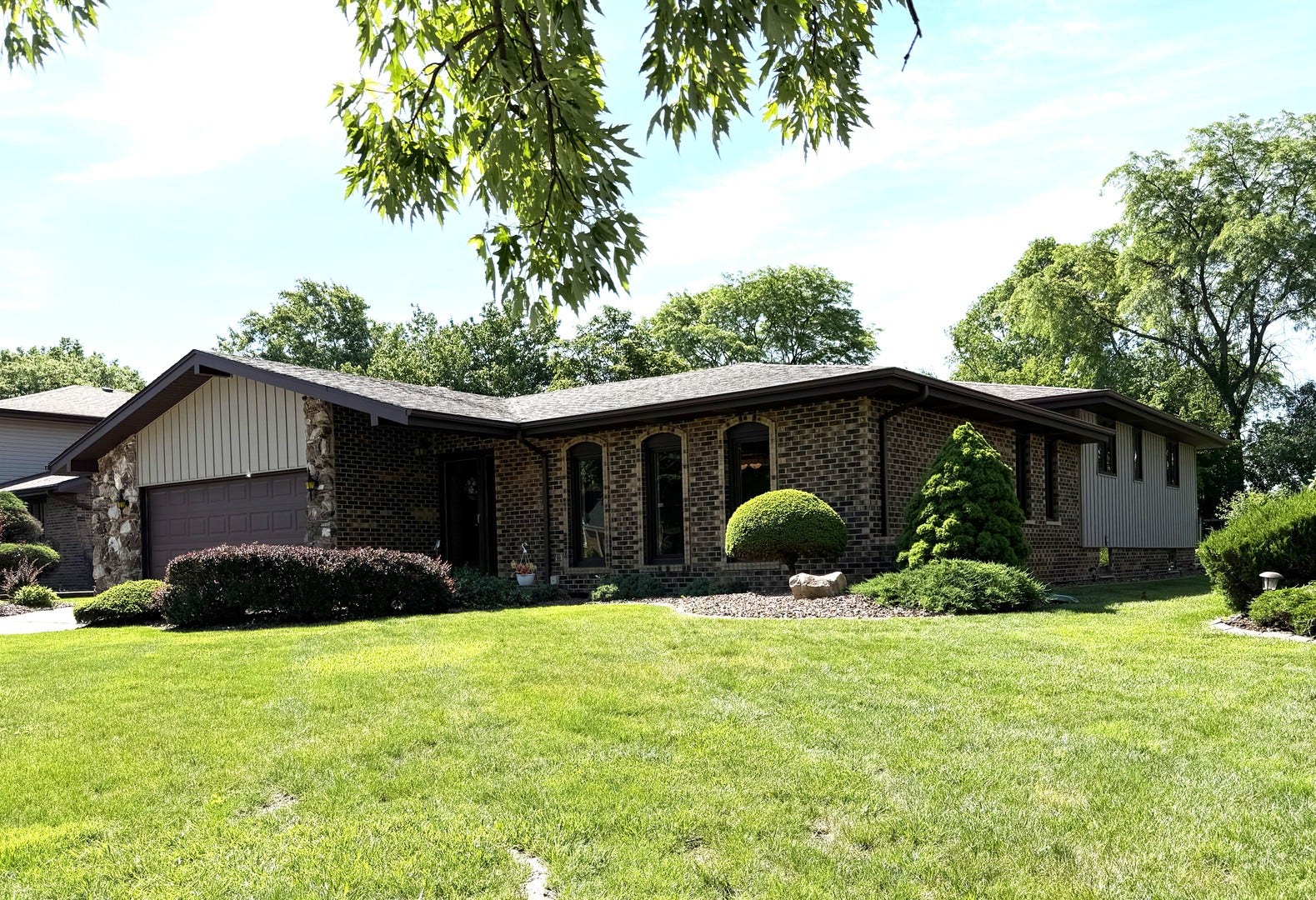 8733 Golfview Drive, Orland Park, IL 60462 8733 Golfview Drive, Orland Park, IL 60462