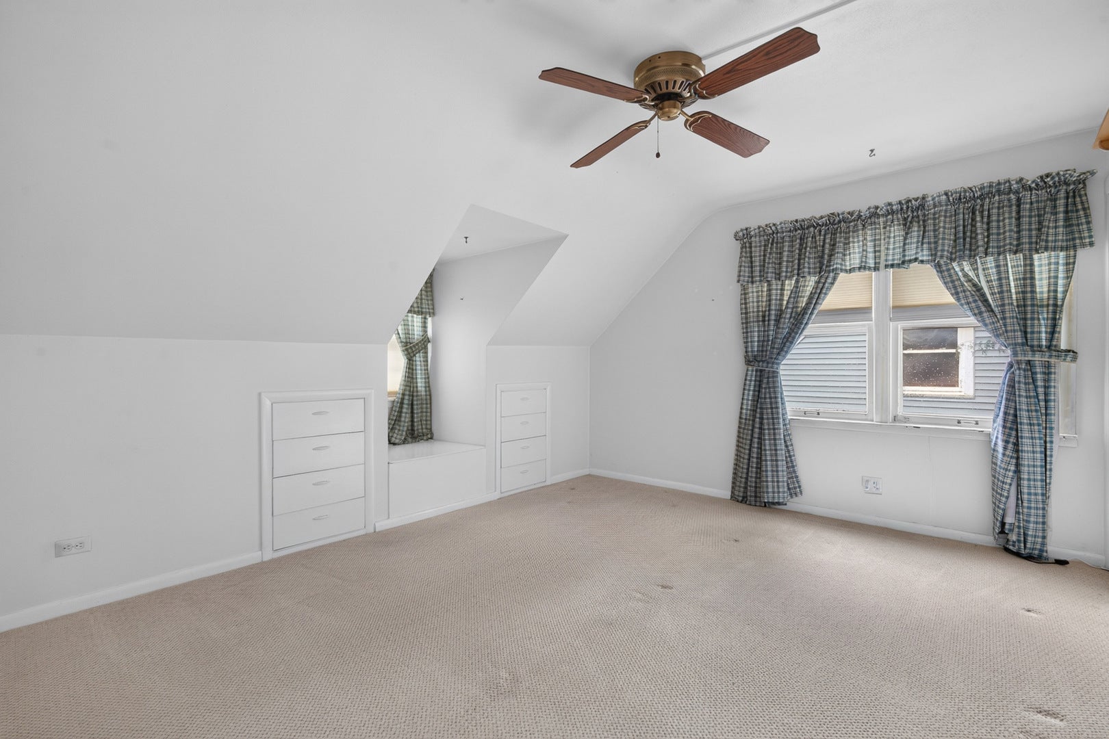 474 Sunset Drive, Elgin, IL 60123 474 Sunset Drive, Elgin, IL 60123