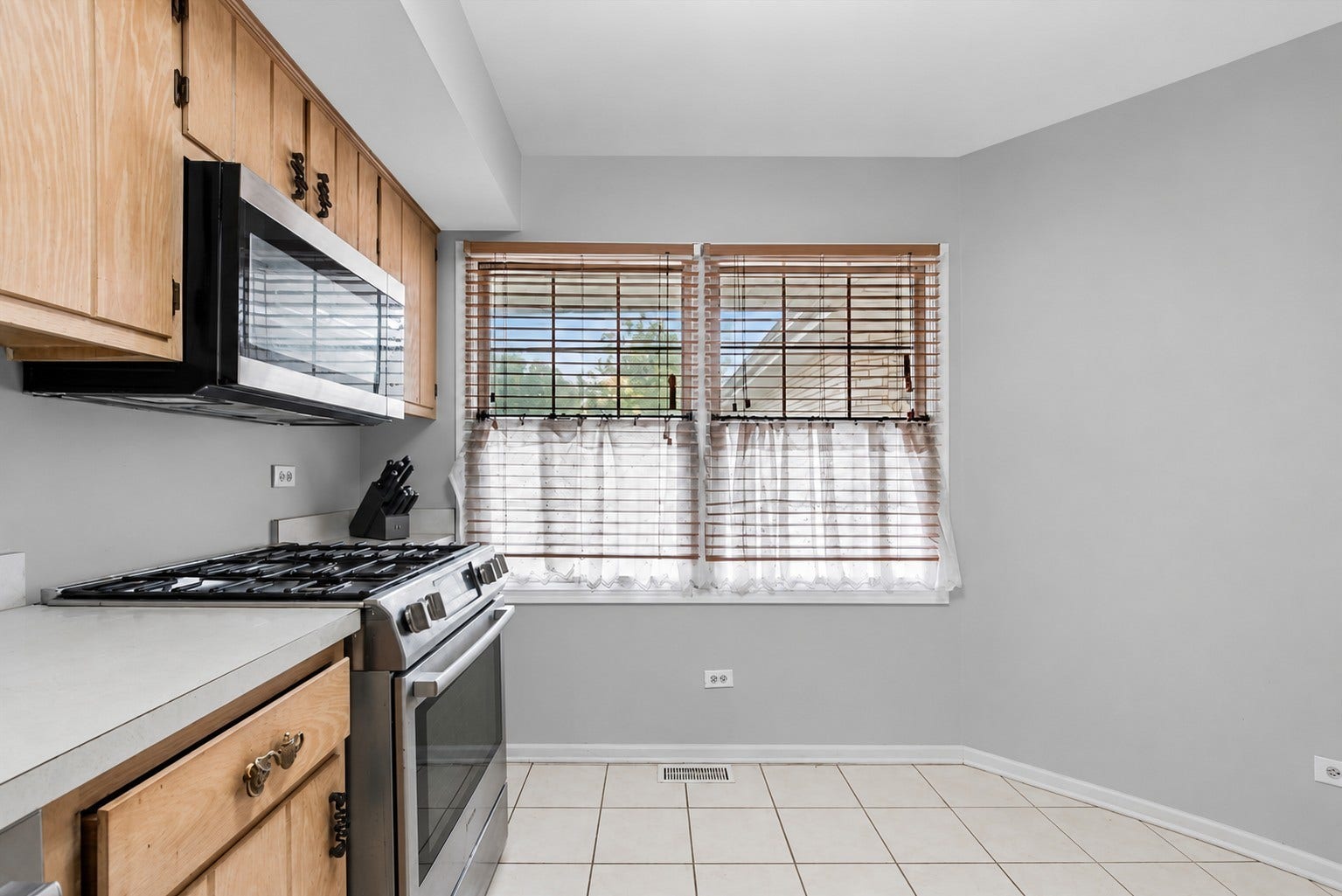 15722 CENTENNIAL Drive, Orland Park, IL 60462 15722 CENTENNIAL Drive, Orland Park, IL 60462