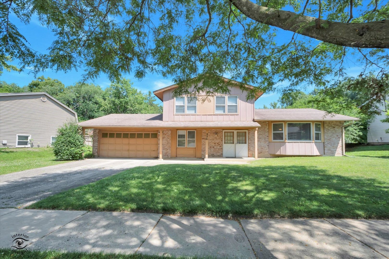 226 Charlestown Drive, Bolingbrook, IL 60440
