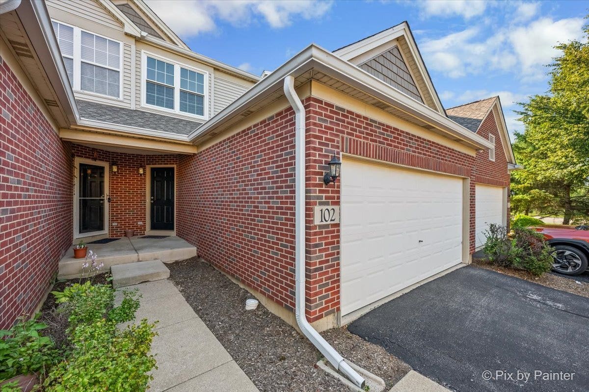 102 Neutrenton Avenue, Elgin, IL 60120 102 Neutrenton Avenue, Elgin, IL 60120