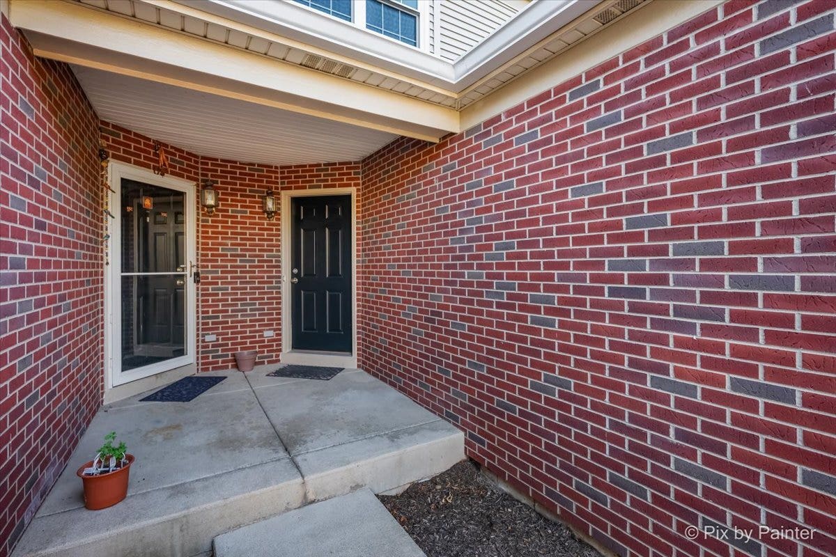 102 Neutrenton Avenue, Elgin, IL 60120 102 Neutrenton Avenue, Elgin, IL 60120