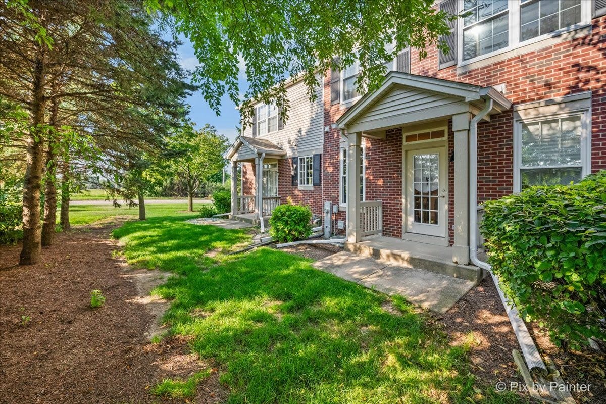 102 Neutrenton Avenue, Elgin, IL 60120 102 Neutrenton Avenue, Elgin, IL 60120