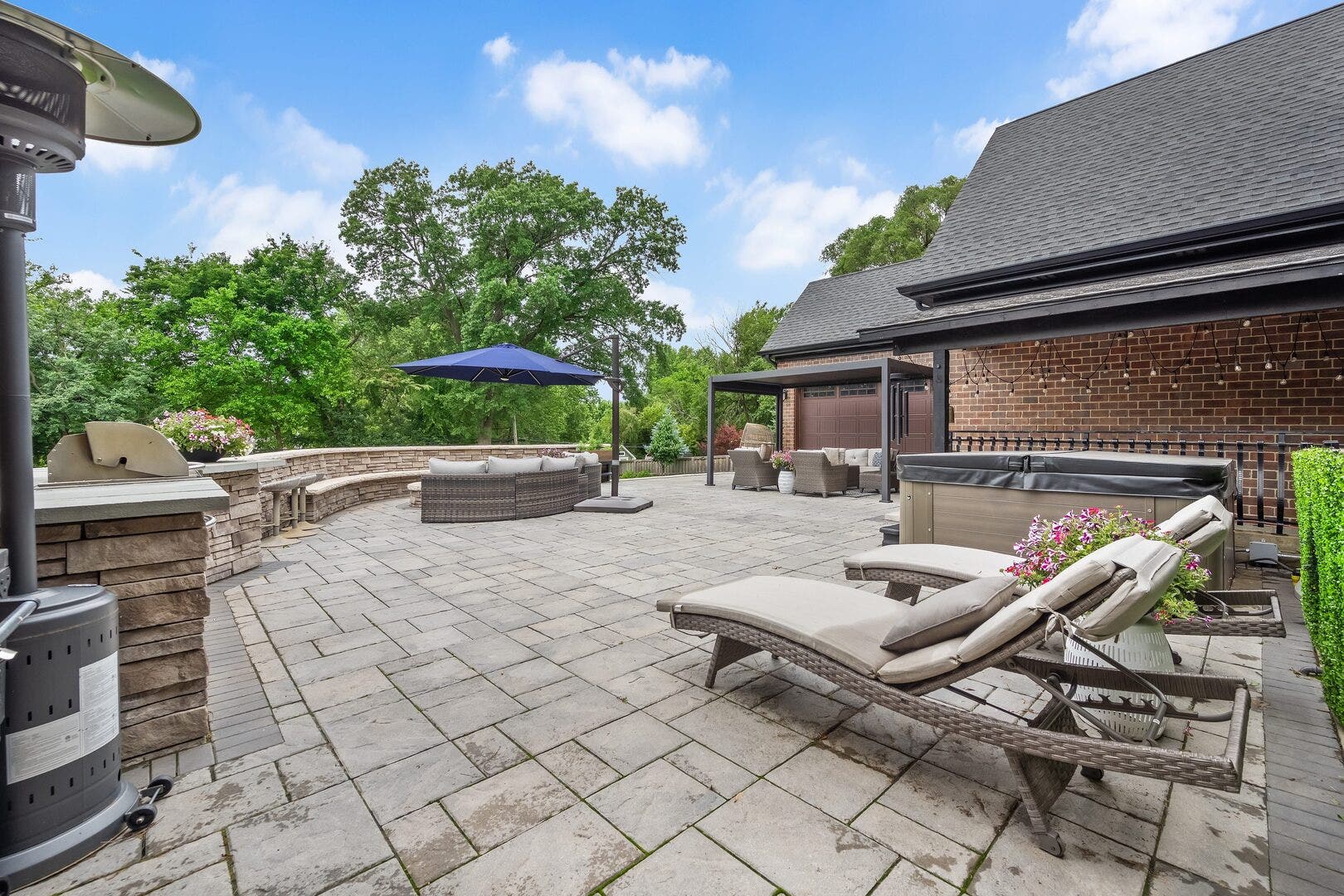 4050 Sterling Road, Downers Grove, IL 60515 4050 Sterling Road, Downers Grove, IL 60515