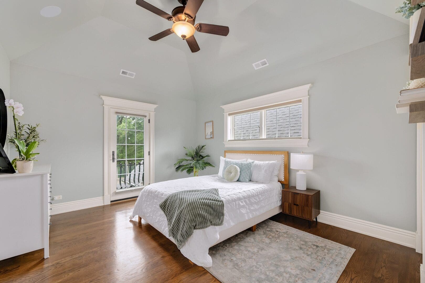 4050 Sterling Road, Downers Grove, IL 60515 4050 Sterling Road, Downers Grove, IL 60515