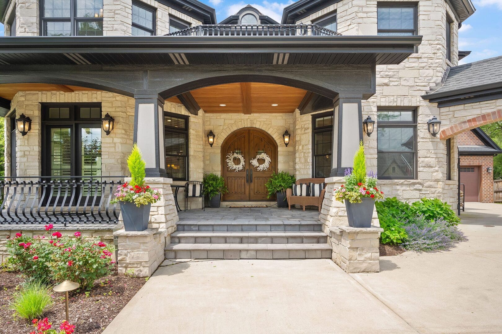 4050 Sterling Road, Downers Grove, IL 60515 4050 Sterling Road, Downers Grove, IL 60515