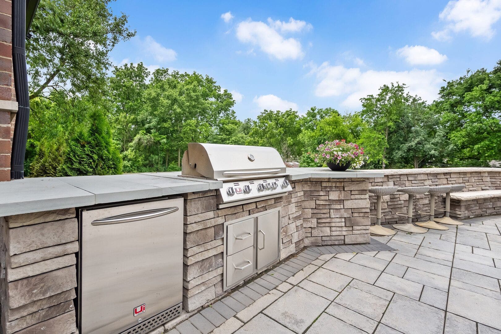 4050 Sterling Road, Downers Grove, IL 60515 4050 Sterling Road, Downers Grove, IL 60515
