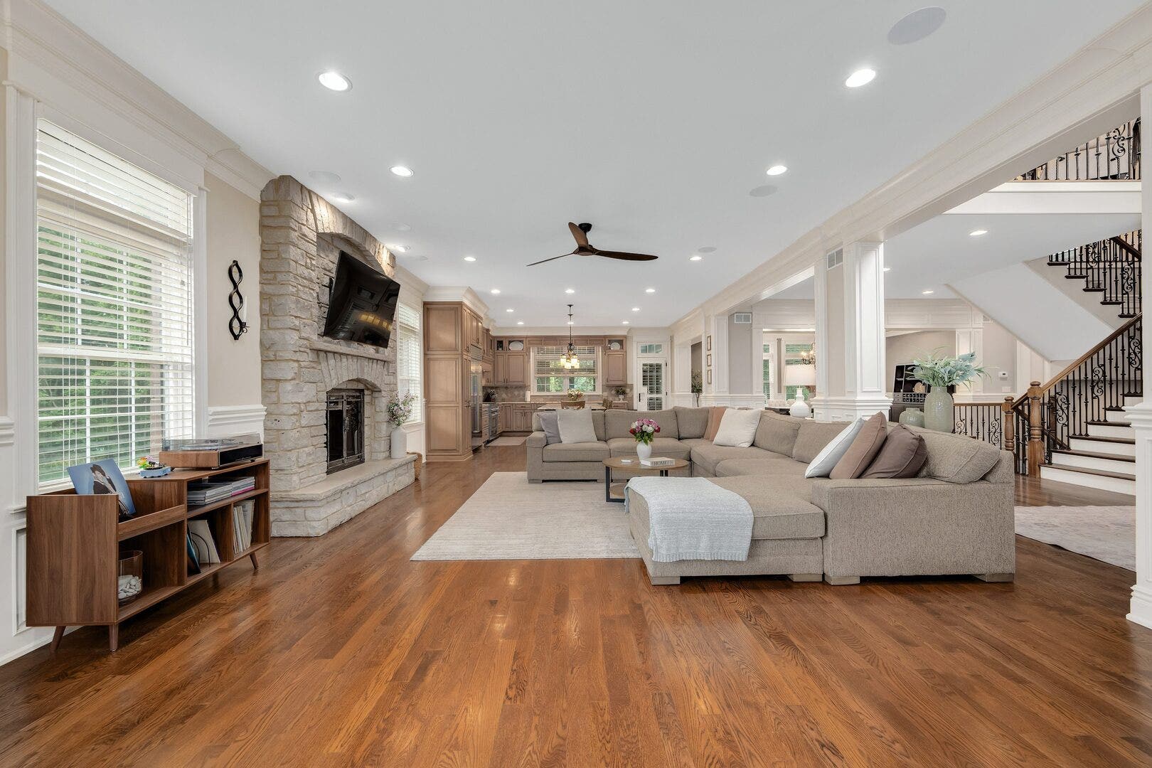 4050 Sterling Road, Downers Grove, IL 60515 4050 Sterling Road, Downers Grove, IL 60515