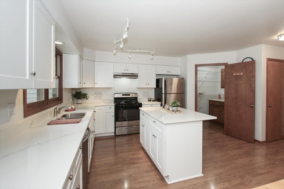 1985 Sandy Creek Drive, #1985, Elgin, IL 60123 1985 Sandy Creek Drive, #1985, Elgin, IL 60123