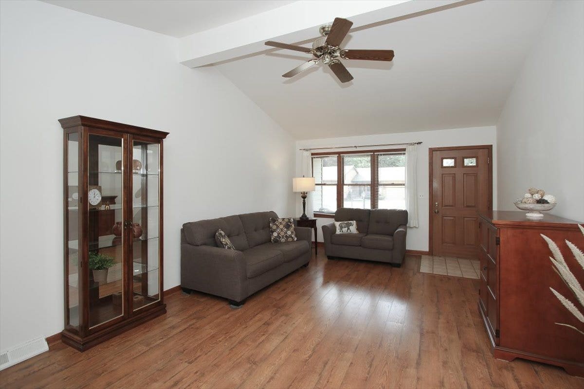 1985 Sandy Creek Drive, #1985, Elgin, IL 60123 1985 Sandy Creek Drive, #1985, Elgin, IL 60123
