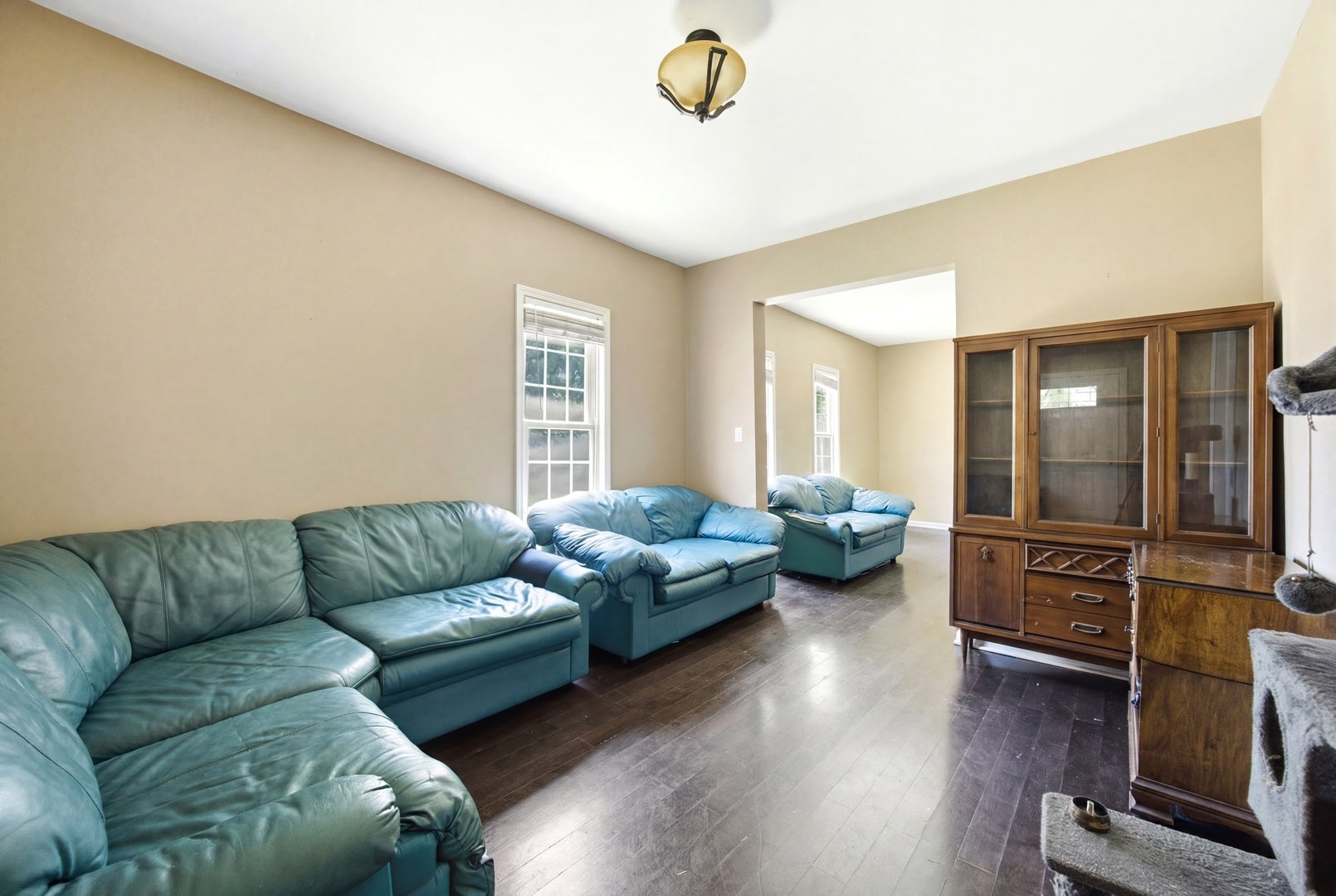 344 N Worth Avenue, Elgin, IL 60123 344 N Worth Avenue, Elgin, IL 60123