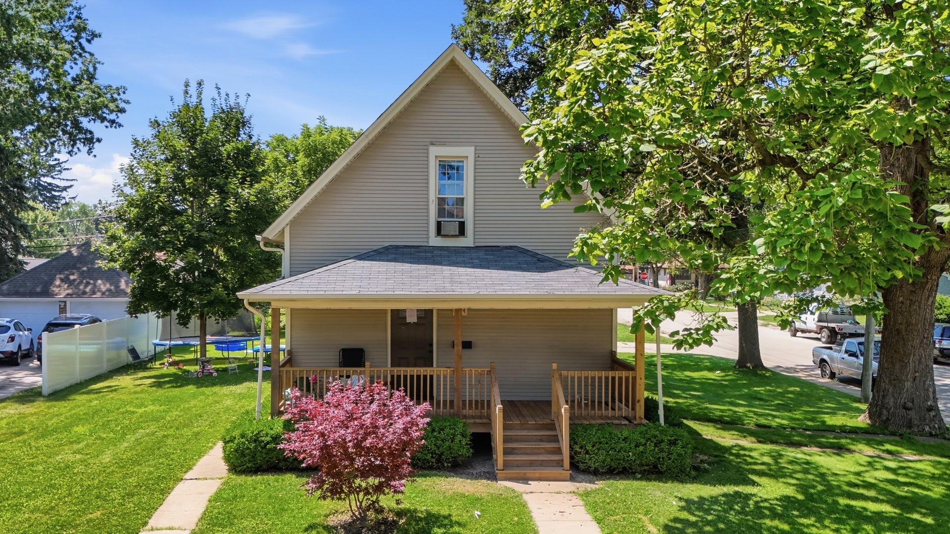 344 N Worth Avenue, Elgin, IL 60123 344 N Worth Avenue, Elgin, IL 60123