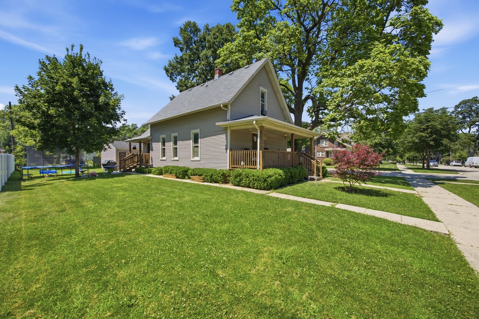 344 N Worth Avenue, Elgin, IL 60123 344 N Worth Avenue, Elgin, IL 60123