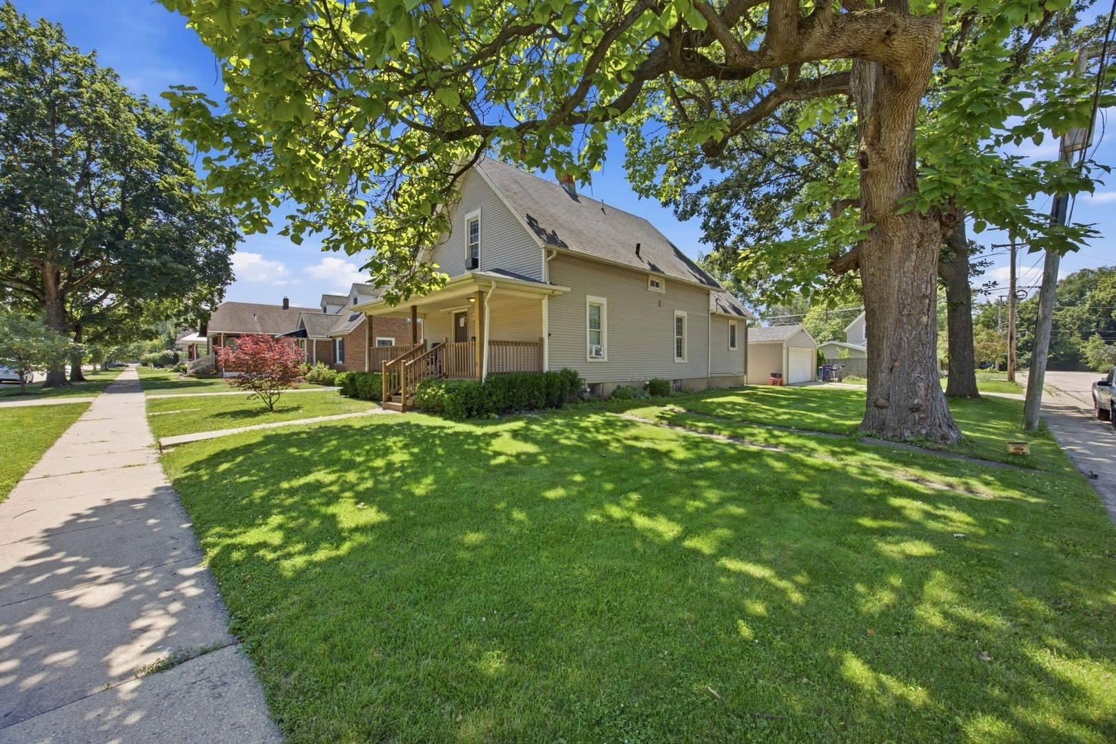 344 N Worth Avenue, Elgin, IL 60123 344 N Worth Avenue, Elgin, IL 60123