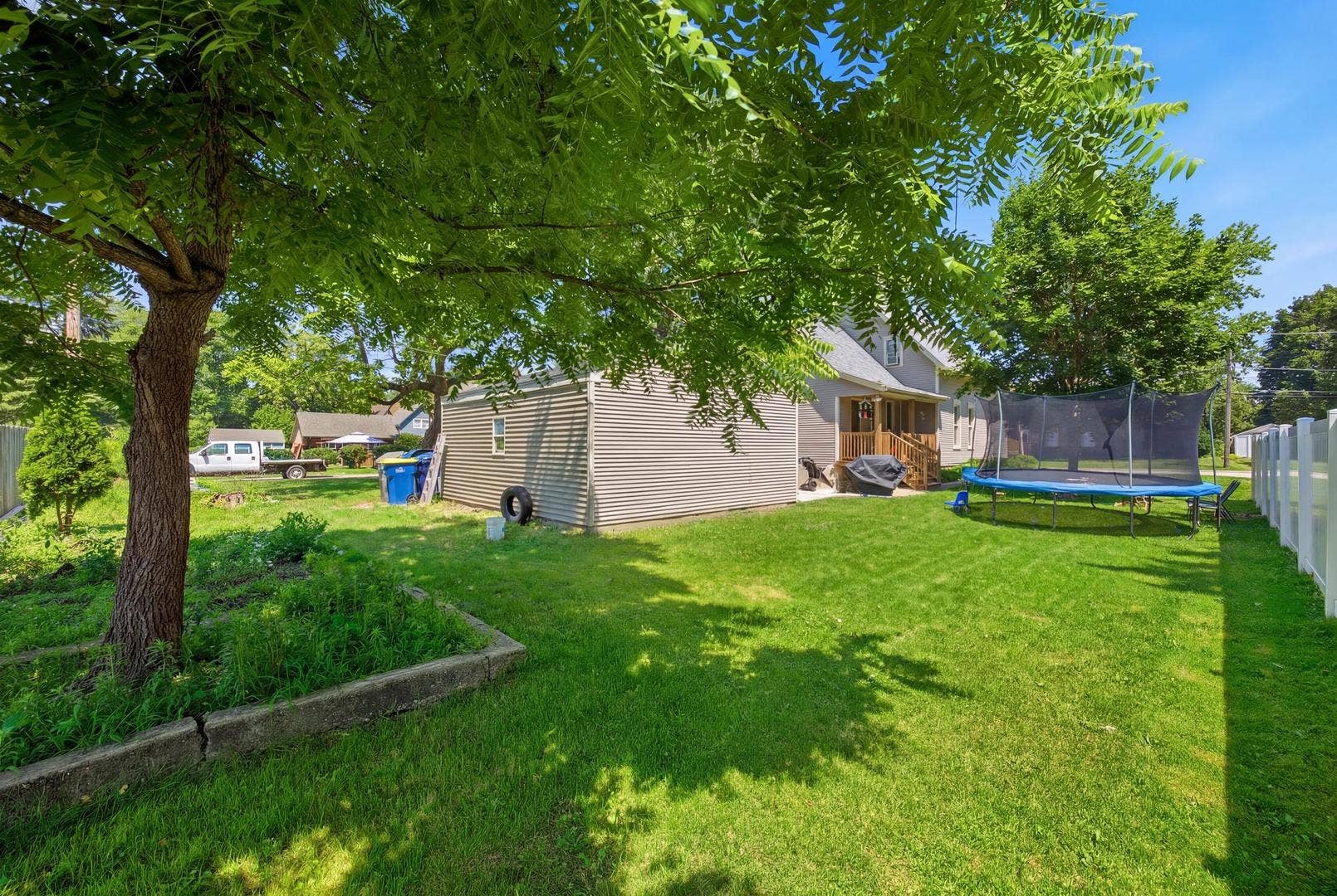 344 N Worth Avenue, Elgin, IL 60123 344 N Worth Avenue, Elgin, IL 60123