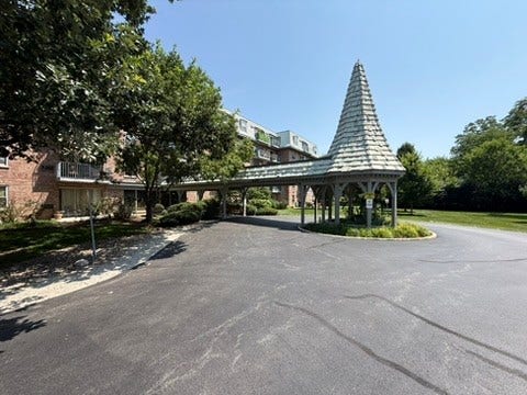 5125 Blodgett Avenue, #415T, Downers Grove, IL 60515 5125 Blodgett Avenue, #415T, Downers Grove, IL 60515