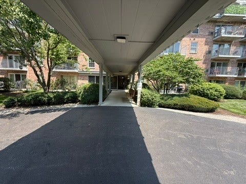 5125 Blodgett Avenue, #415T, Downers Grove, IL 60515 5125 Blodgett Avenue, #415T, Downers Grove, IL 60515