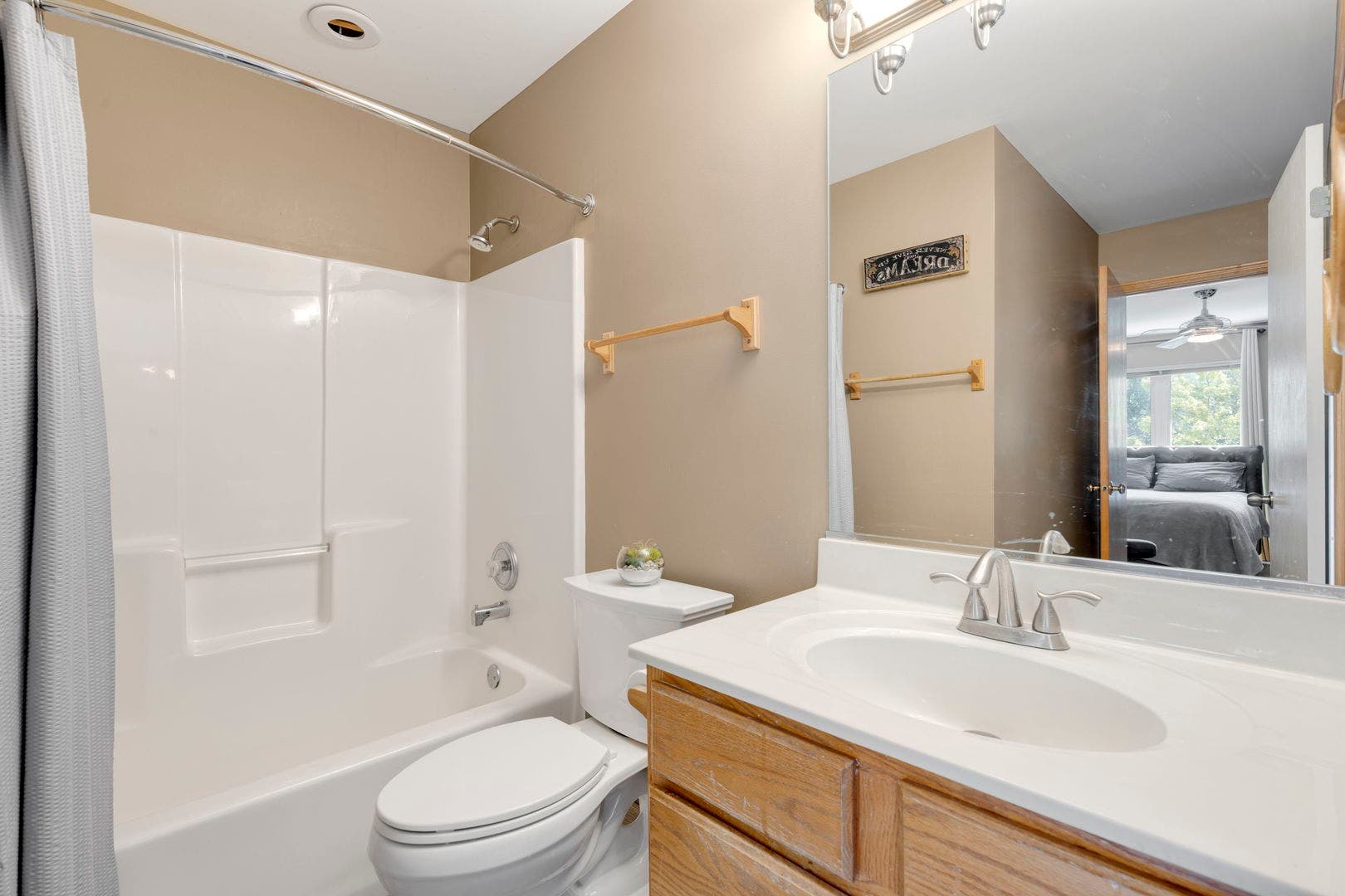 363 Aaron Lane, Bolingbrook, IL 60440 363 Aaron Lane, Bolingbrook, IL 60440