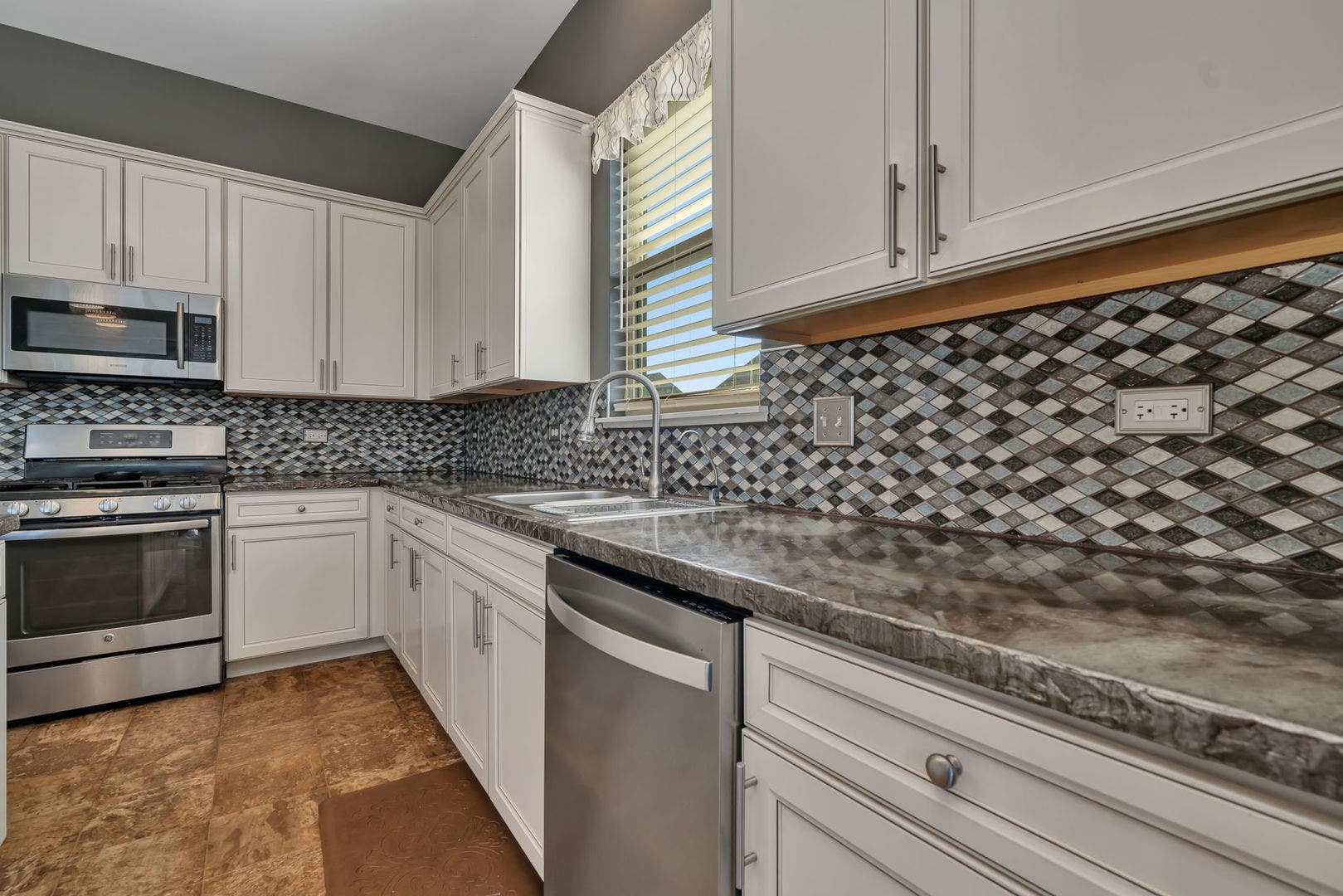 1801 Wild Rose Trail, Joliet, IL 60431 1801 Wild Rose Trail, Joliet, IL 60431