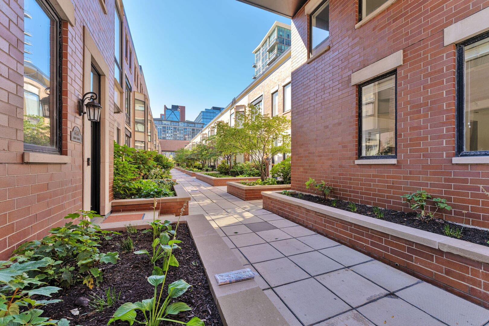 310 N Des Plaines Street, #A, Chicago, IL 60661 310 N Des Plaines Street, #A, Chicago, IL 60661