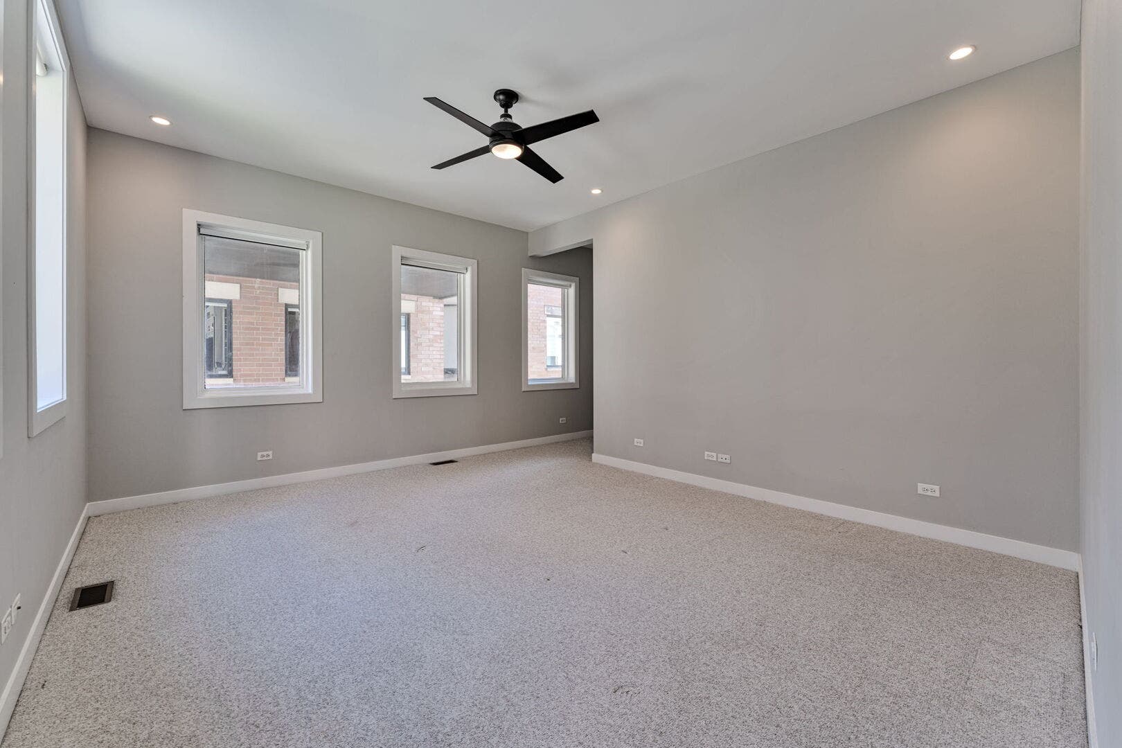 310 N Des Plaines Street, #A, Chicago, IL 60661 310 N Des Plaines Street, #A, Chicago, IL 60661