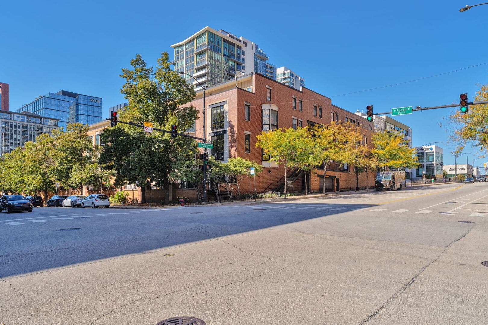310 N Des Plaines Street, #A, Chicago, IL 60661 310 N Des Plaines Street, #A, Chicago, IL 60661