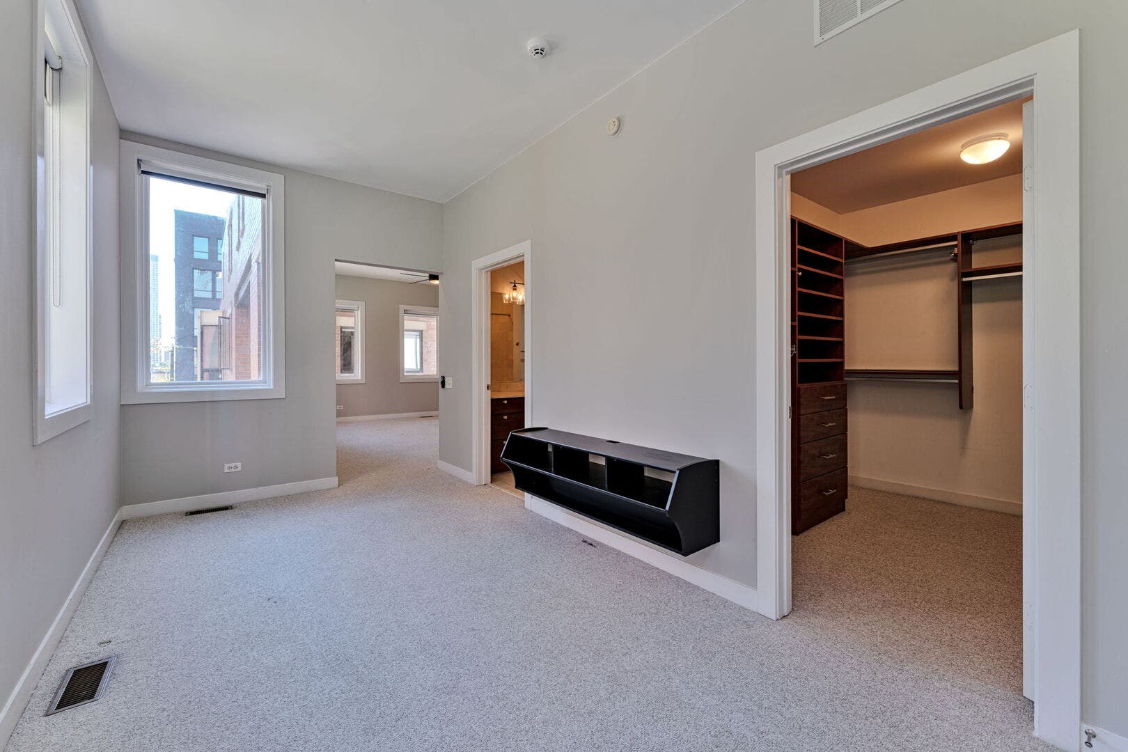310 N Des Plaines Street, #A, Chicago, IL 60661 310 N Des Plaines Street, #A, Chicago, IL 60661