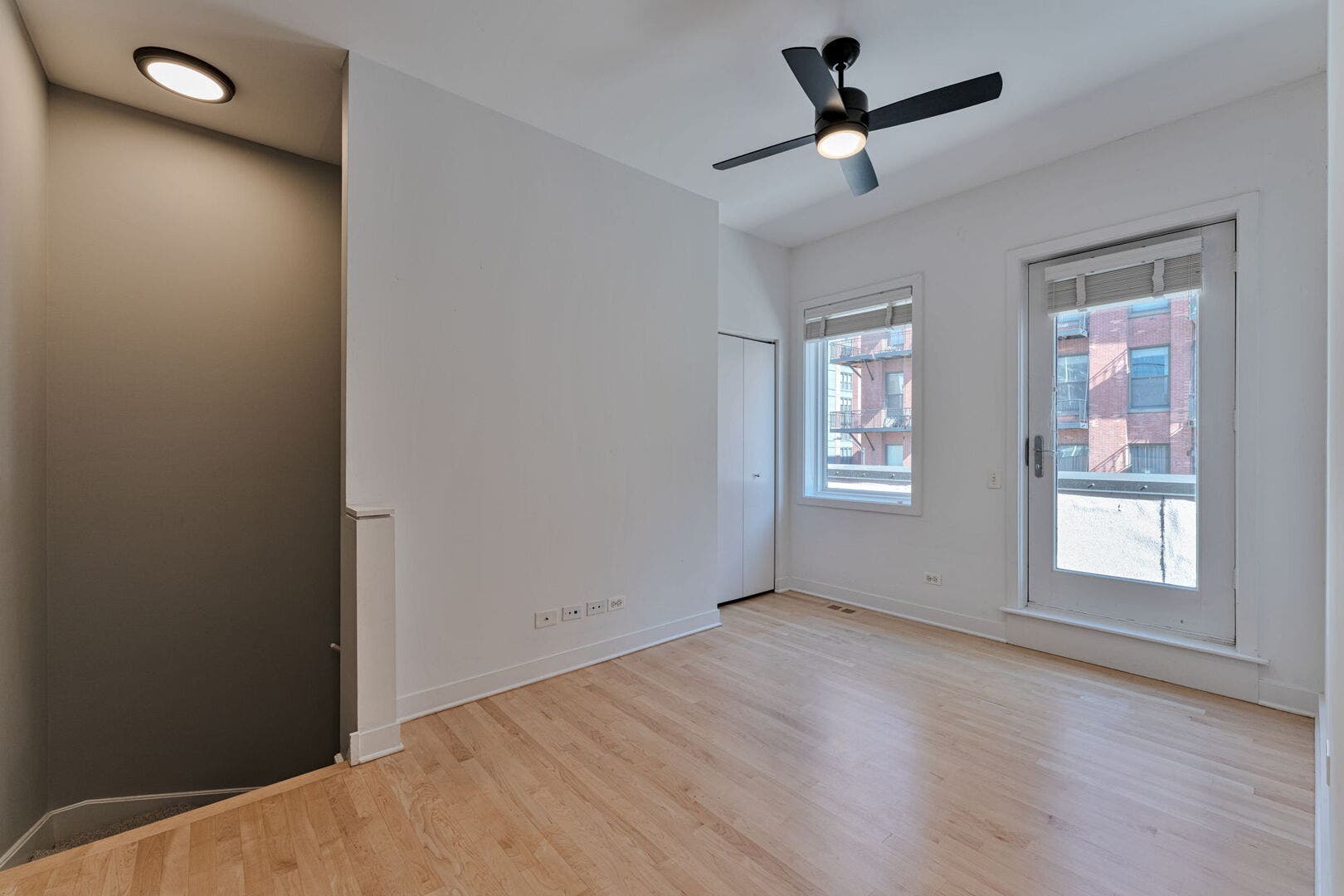 310 N Des Plaines Street, #A, Chicago, IL 60661 310 N Des Plaines Street, #A, Chicago, IL 60661