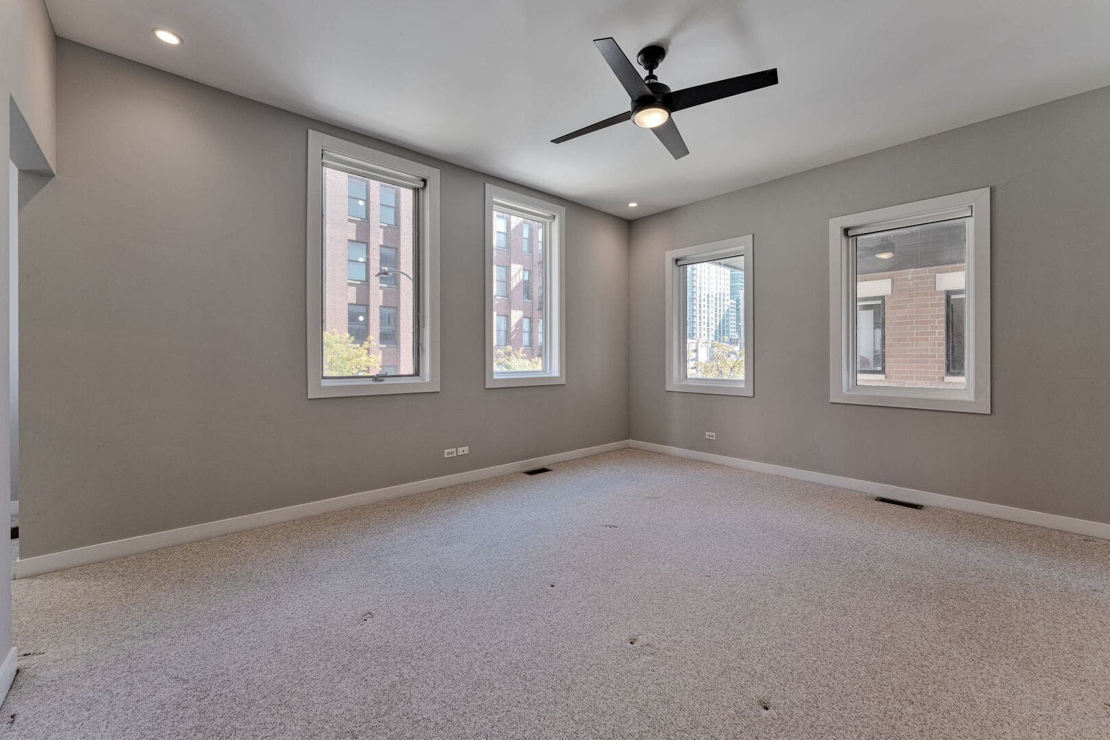 310 N Des Plaines Street, #A, Chicago, IL 60661 310 N Des Plaines Street, #A, Chicago, IL 60661