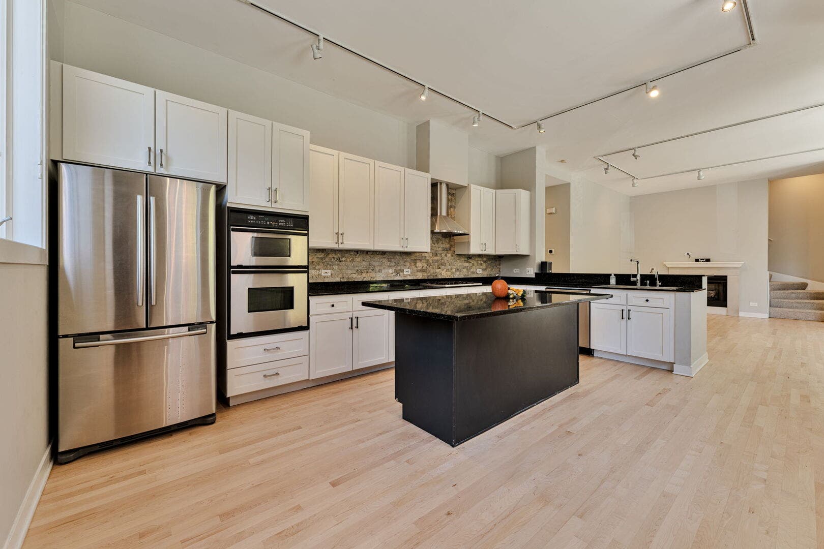 310 N Des Plaines Street, #A, Chicago, IL 60661 310 N Des Plaines Street, #A, Chicago, IL 60661