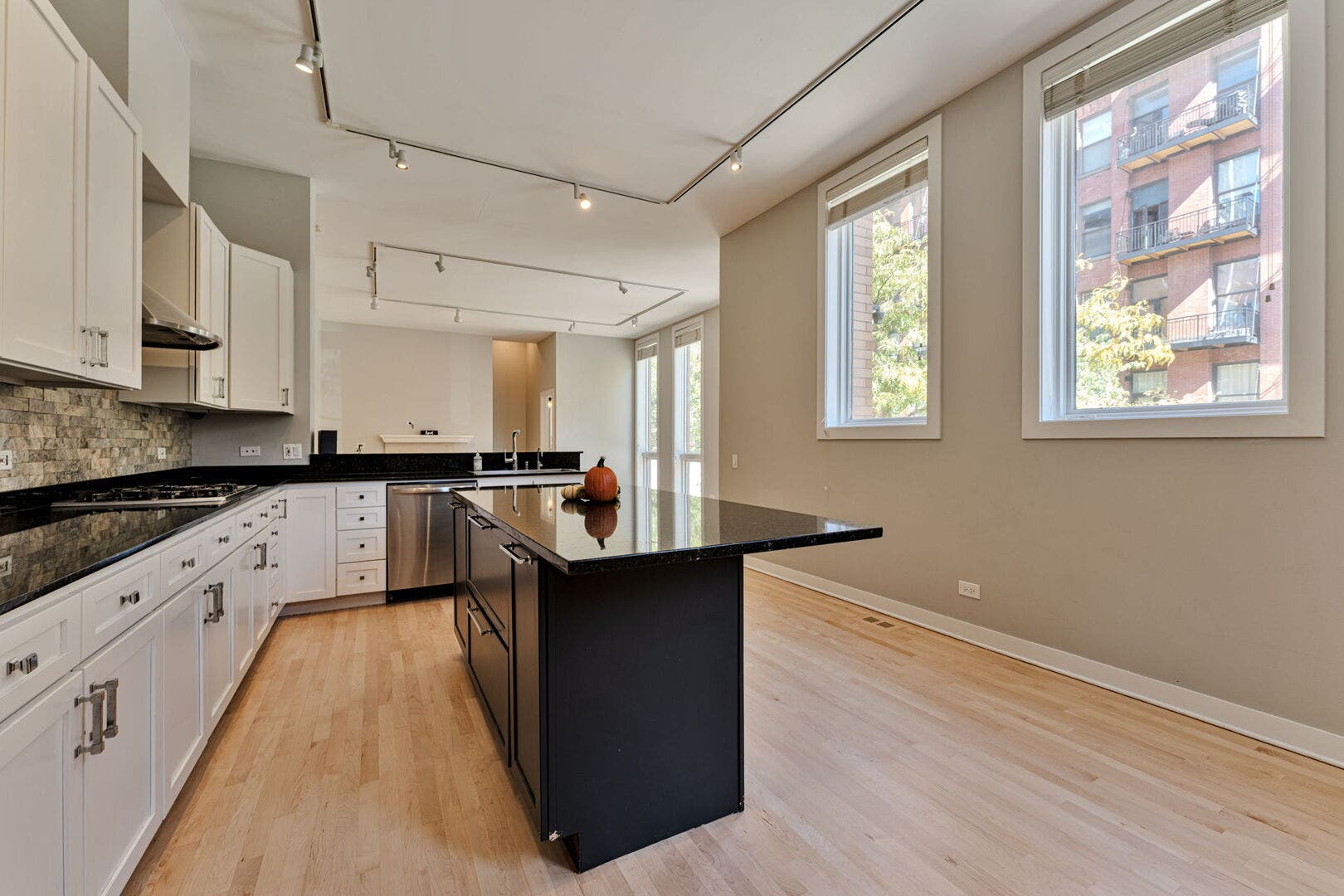 310 N Des Plaines Street, #A, Chicago, IL 60661 310 N Des Plaines Street, #A, Chicago, IL 60661