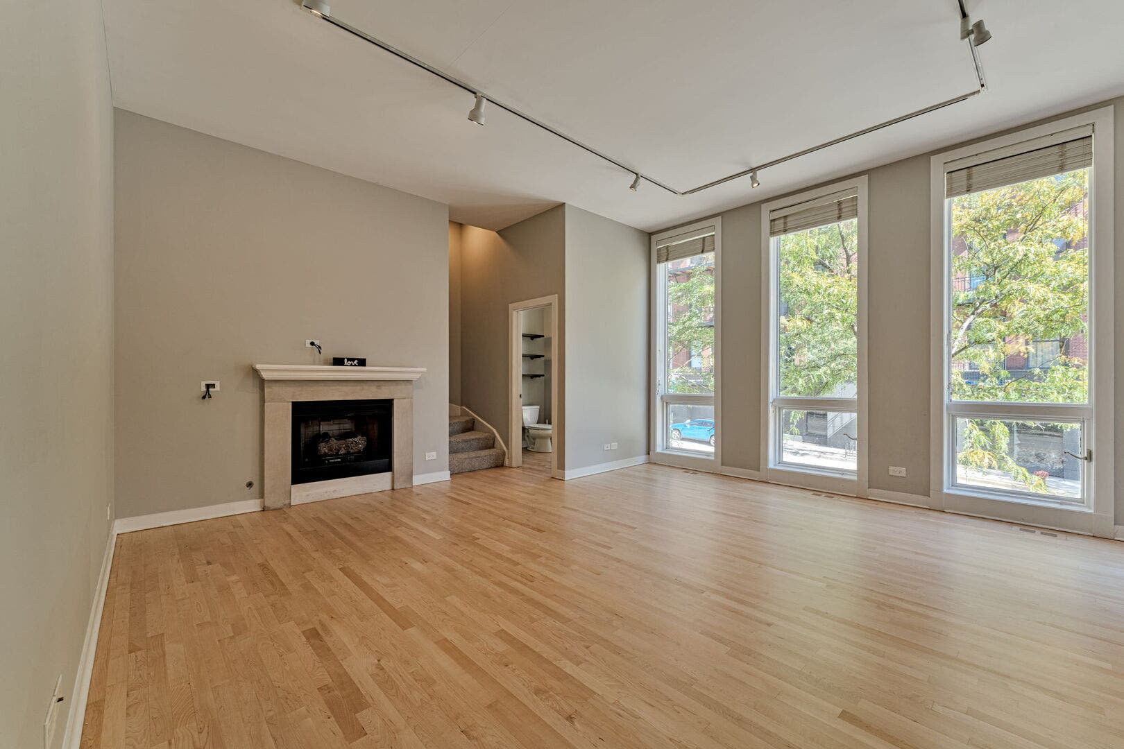 310 N Des Plaines Street, #A, Chicago, IL 60661 310 N Des Plaines Street, #A, Chicago, IL 60661
