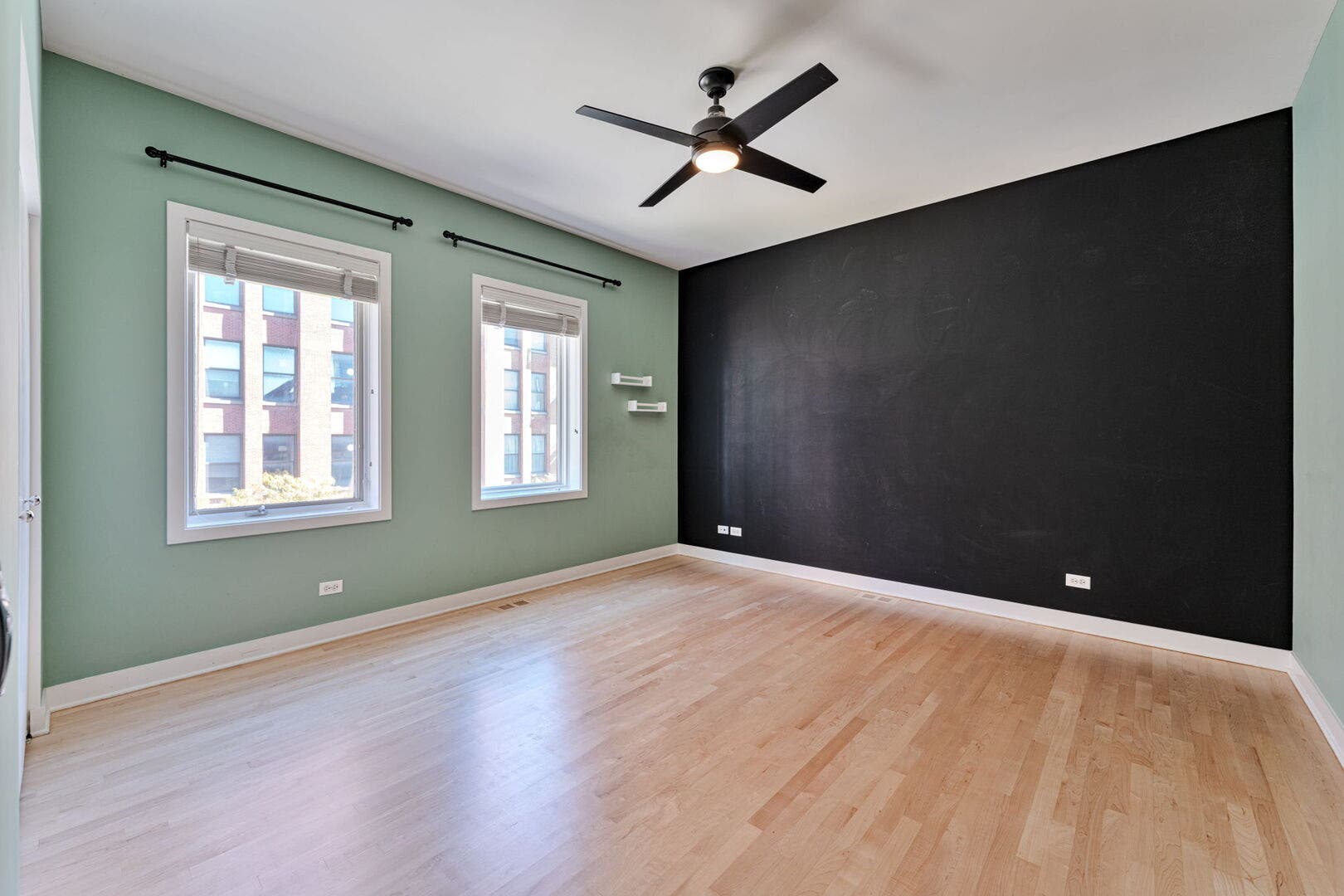 310 N Des Plaines Street, #A, Chicago, IL 60661 310 N Des Plaines Street, #A, Chicago, IL 60661