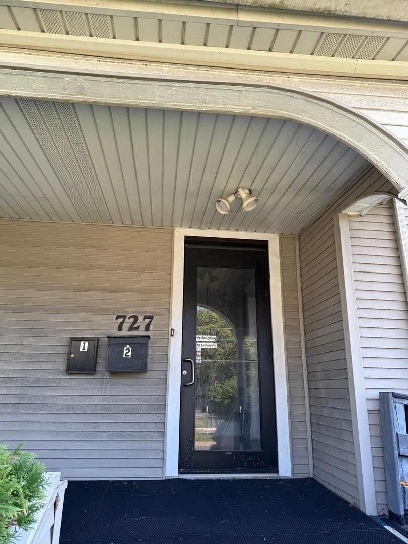 727 N. Lake St N Lake Street N, Aurora, IL 60507 727 N. Lake St N Lake Street N, Aurora, IL 60507