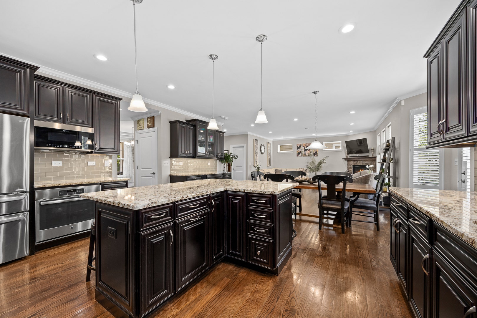 1354 35th Street, Downers Grove, IL 60515 1354 35th Street, Downers Grove, IL 60515