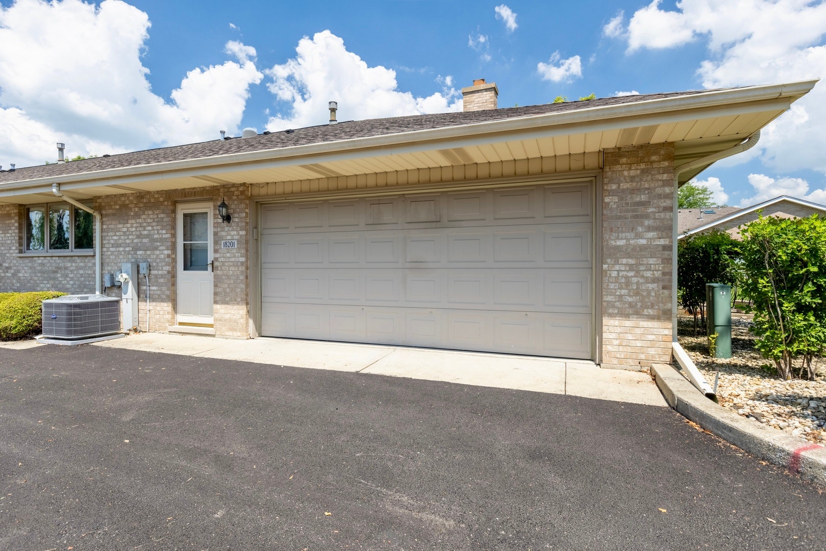 18201 Lynn Drive, #109, Orland Park, IL 60467
