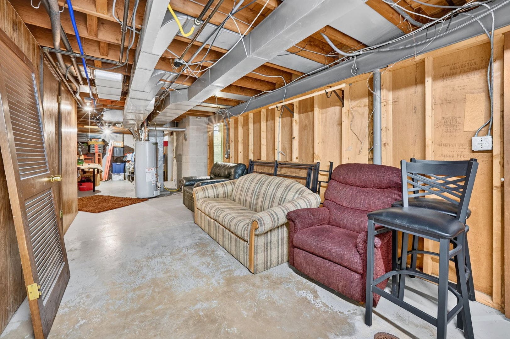 649 N Spring Street, Elgin, IL 60120 649 N Spring Street, Elgin, IL 60120