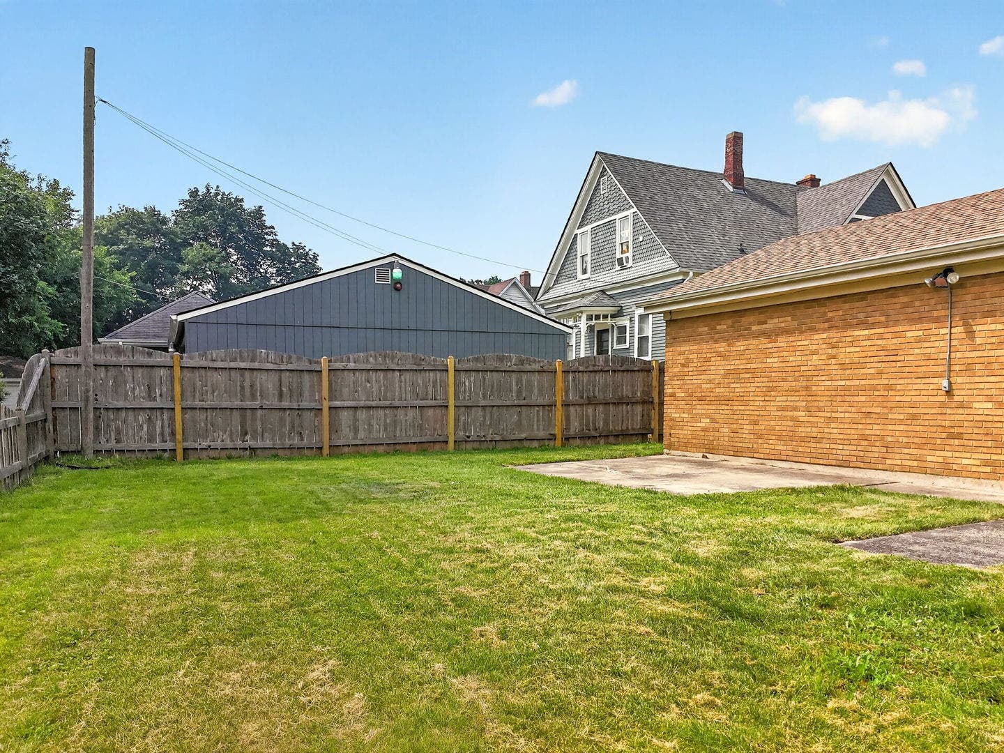 649 N Spring Street, Elgin, IL 60120 649 N Spring Street, Elgin, IL 60120