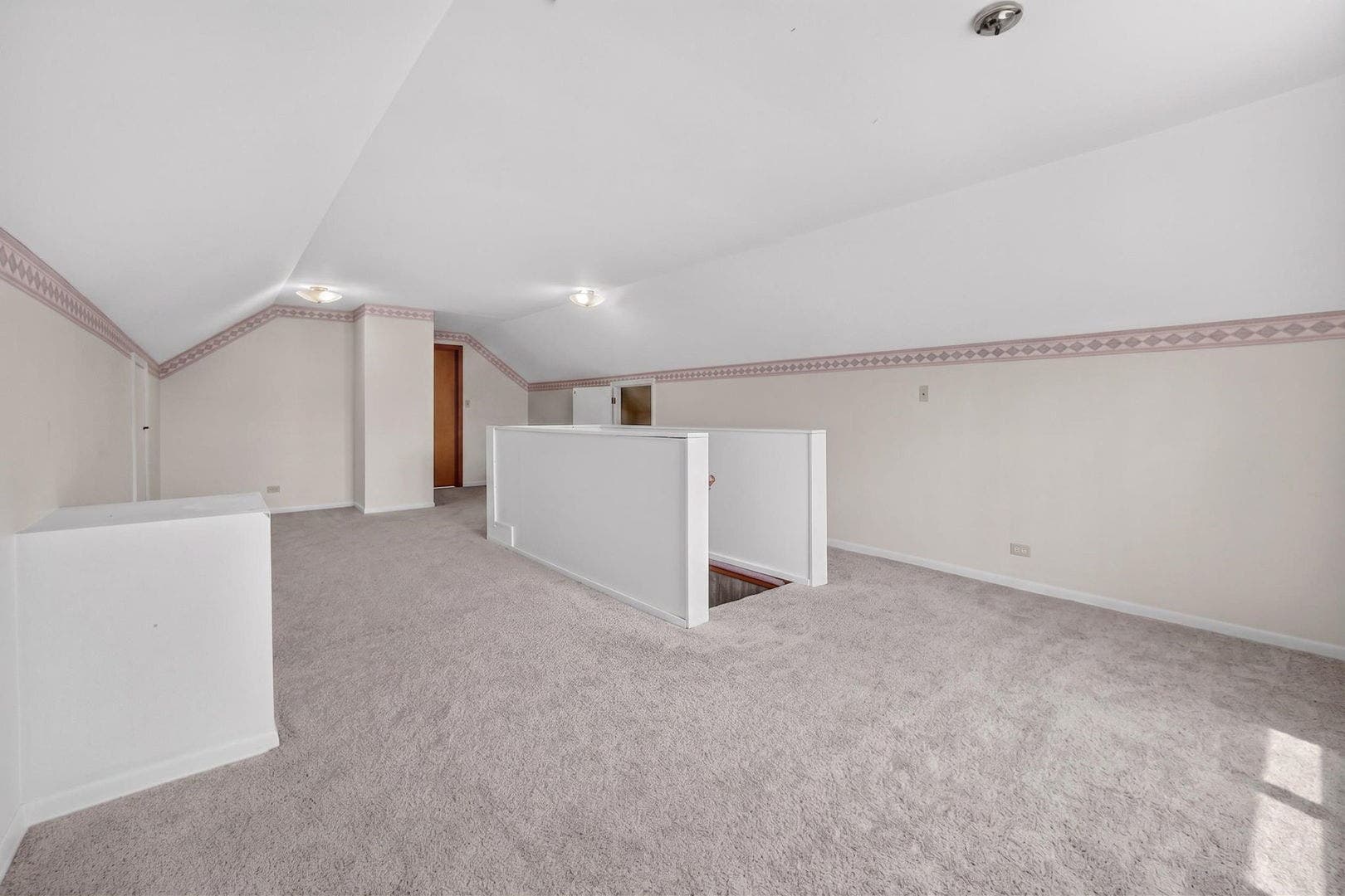 649 N Spring Street, Elgin, IL 60120 649 N Spring Street, Elgin, IL 60120