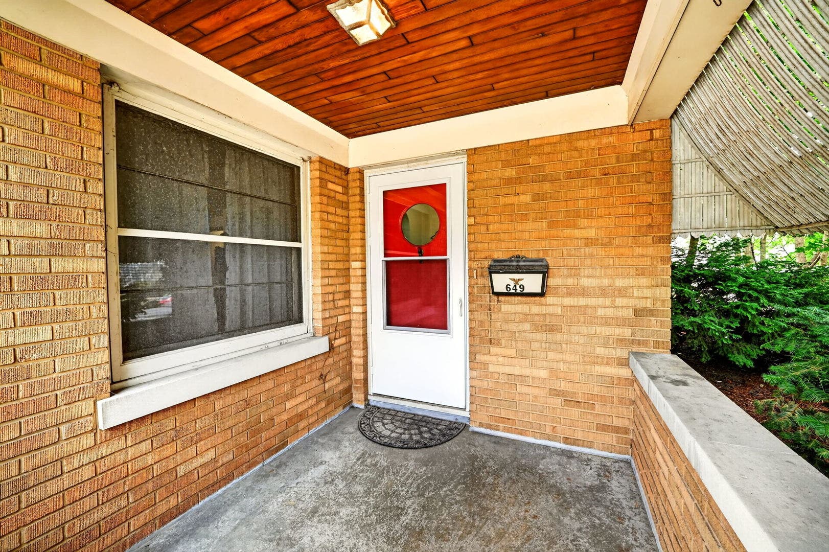 649 N Spring Street, Elgin, IL 60120 649 N Spring Street, Elgin, IL 60120
