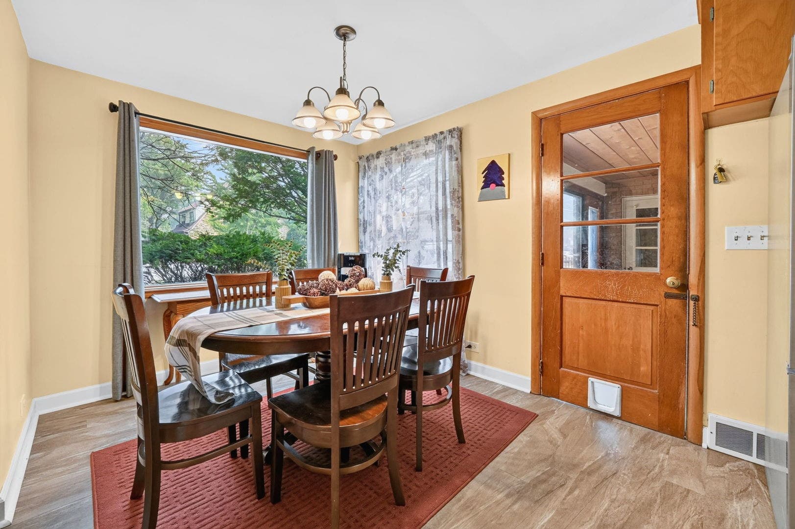 649 N Spring Street, Elgin, IL 60120 649 N Spring Street, Elgin, IL 60120