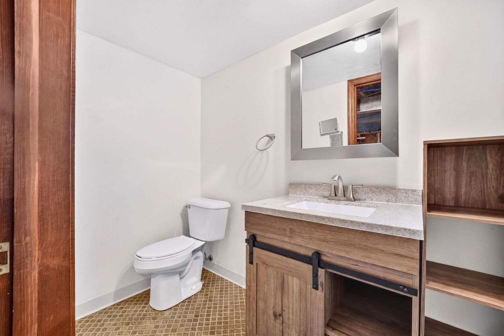 649 N Spring Street, Elgin, IL 60120 649 N Spring Street, Elgin, IL 60120