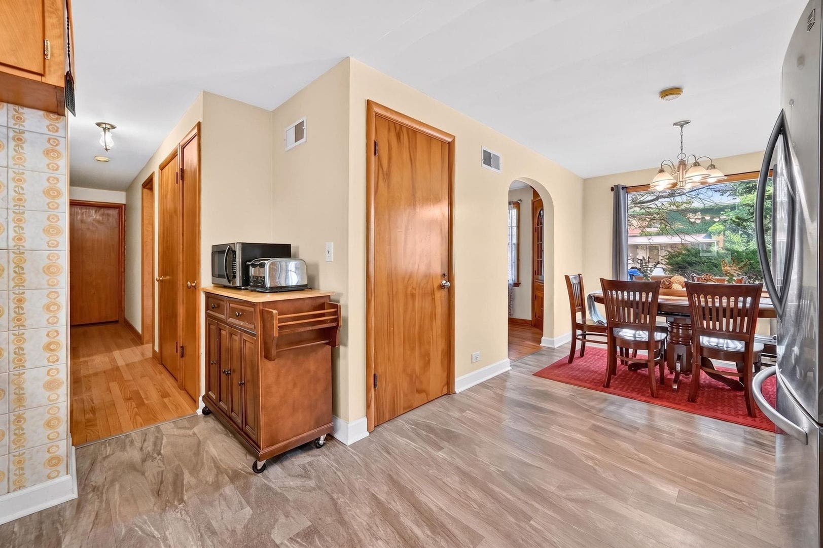 649 N Spring Street, Elgin, IL 60120 649 N Spring Street, Elgin, IL 60120