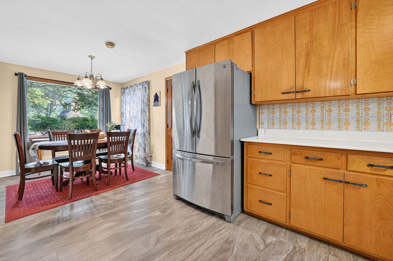649 N Spring Street, Elgin, IL 60120 649 N Spring Street, Elgin, IL 60120