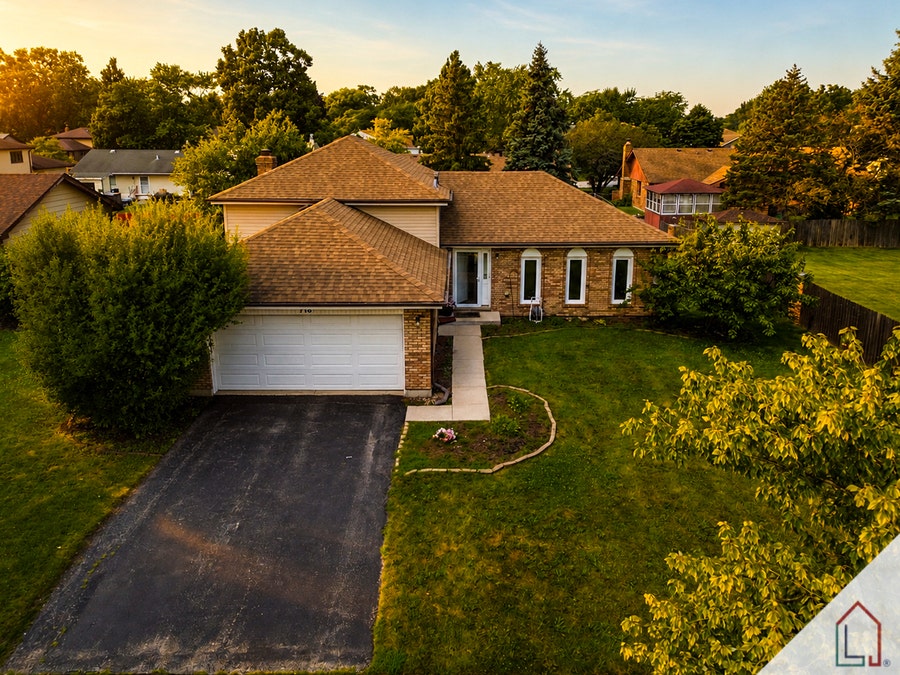 Property photo for 716 Oxford Avenue, Matteson, IL