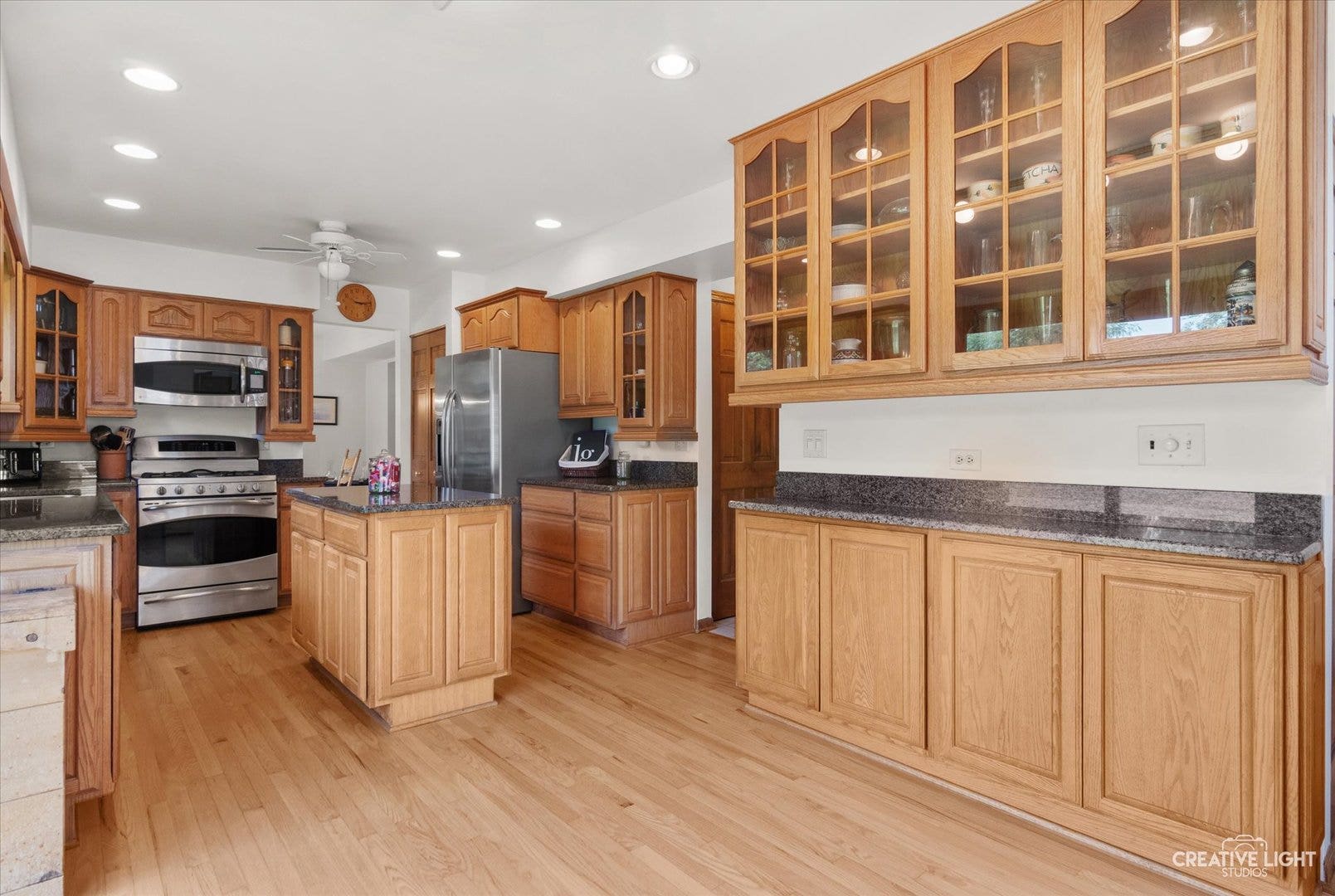 78 Forestview Lane, Aurora, IL 60502