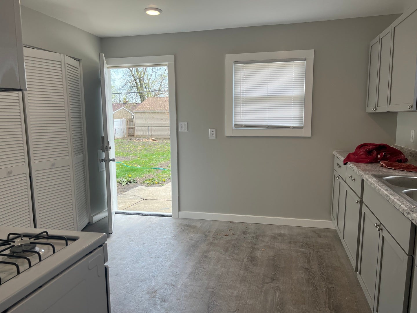 2016 Capri Avenue, Joliet, IL 60436 2016 Capri Avenue, Joliet, IL 60436