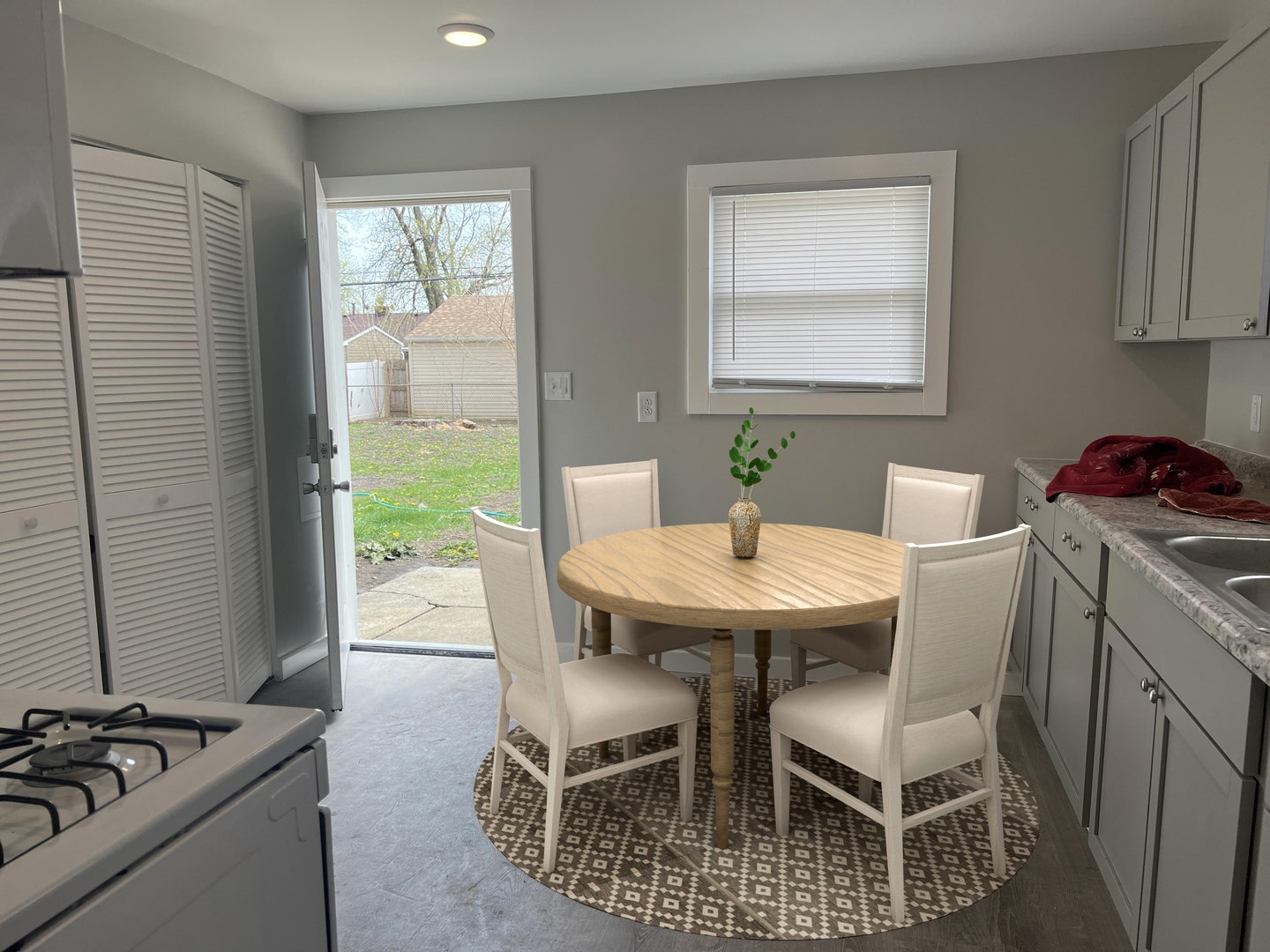 2016 Capri Avenue, Joliet, IL 60436 2016 Capri Avenue, Joliet, IL 60436